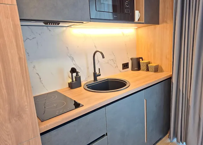 Tara Escape - Kaluderske Bare Iglici