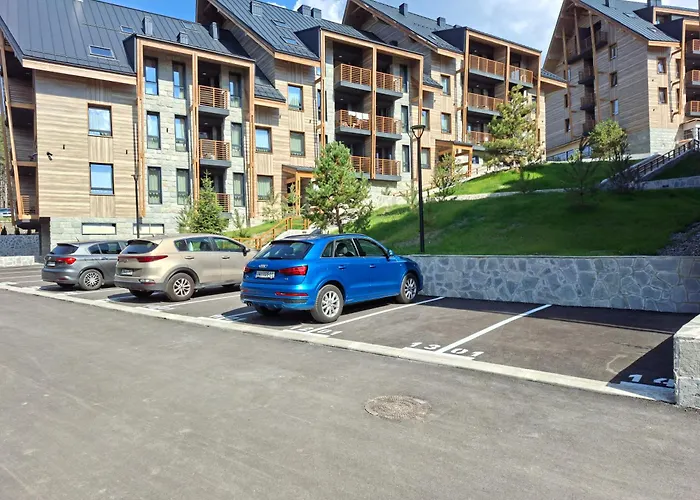 Tara Escape - Kaluderske Bare Iglici